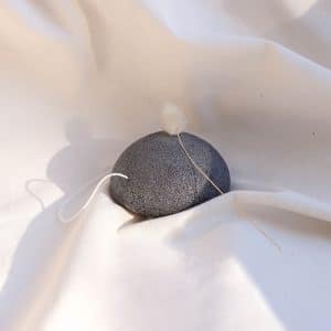 éponge konjac au charbon